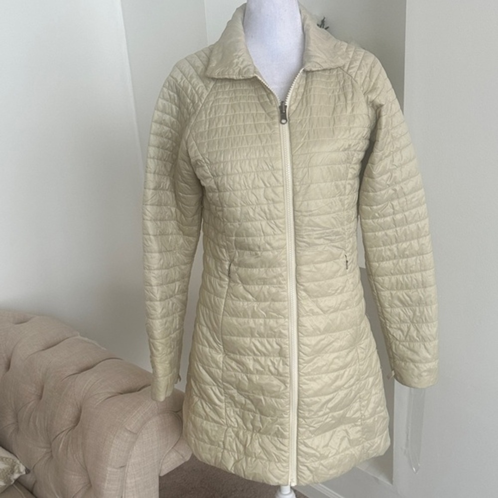 Patagonia Women's Light Beige Quilted Puffer Jacket